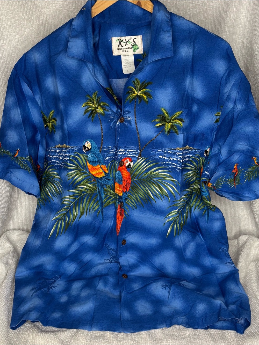 Hawaiian Blue Parrot Print Short-Sleeve Shirt